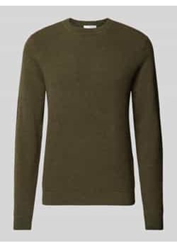 Sweter z dzianiny z prążkowanymi wykończeniami model ‘ROSS’ ze sklepu Peek&Cloppenburg  w kategorii Swetry męskie - zdjęcie 177808765