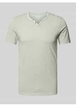 T-shirt z dekoltem w serek ze sklepu Peek&Cloppenburg  w kategorii T-shirty męskie - zdjęcie 177819015