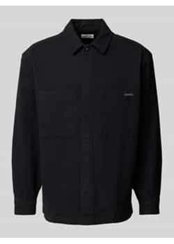 Kurtka koszulowa o kroju slim fit z detalem z logo ze sklepu Peek&Cloppenburg  w kategorii Koszule męskie - zdjęcie 177822149