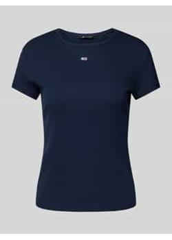 T-shirt o kroju slim fit z wyhaftowanym logo ze sklepu Peek&Cloppenburg  w kategorii Bluzki damskie - zdjęcie 177840059