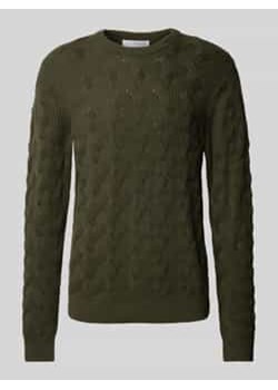 Sweter z dzianiny z fakturowanym wzorem model ‘CALLIS’ ze sklepu Peek&Cloppenburg  w kategorii Swetry męskie - zdjęcie 177846018