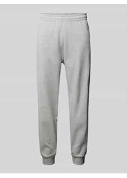 Spodnie dresowe Essentials ze sklepu Peek&Cloppenburg  w kategorii Spodnie męskie - zdjęcie 177849068