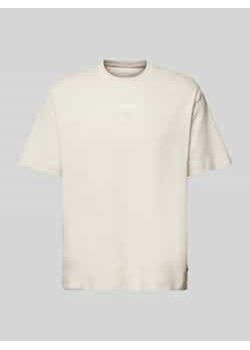 T-shirt o kroju relaxed fit z okrągłym dekoltem model ‘EURBAN’ ze sklepu Peek&Cloppenburg  w kategorii T-shirty męskie - zdjęcie 177859386