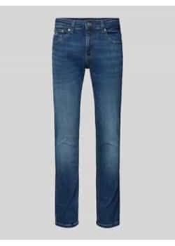 Jeansy o kroju slim fit z wyhaftowanym logo ze sklepu Peek&Cloppenburg  w kategorii Jeansy męskie - zdjęcie 177860558