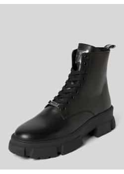 Buty ze skóry z detalem z logo model ‘TANKER’ ze sklepu Peek&Cloppenburg  w kategorii Buty zimowe męskie - zdjęcie 177861378