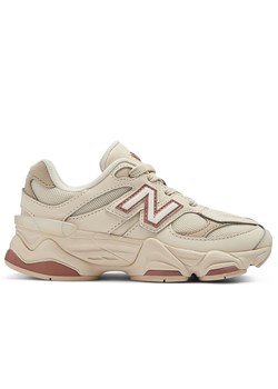 Buty dziecięce New Balance PC9060GC - beżowe ze sklepu streetstyle24.pl w kategorii Buty sportowe dziecięce - zdjęcie 177862079