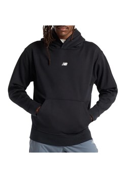 Bluza New Balance MT44583BK - czarna ze sklepu streetstyle24.pl w kategorii Bluzy męskie - zdjęcie 177862577