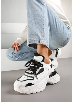 Biało-Czarne Sneakersy w Streetwearowym Stylu na Tłoczonej Podeszwie Nelasea ze sklepu renee.pl w kategorii Buty sportowe damskie - zdjęcie 177892665