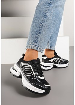 Czarne Sneakersy na Grubej Tłoczonej Podeszwie z Geometrycznym Wzorem Deliorith ze sklepu born2be.pl w kategorii Buty sportowe damskie - zdjęcie 177898219
