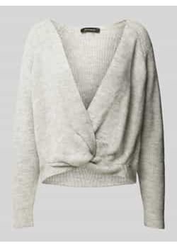 Sweter z dzianiny z dekoltem w serek ze sklepu Peek&Cloppenburg  w kategorii Swetry damskie - zdjęcie 177948975