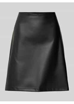 Spódnica rozkloszowana z imitacji skóry z elastycznym pasem ze sklepu Peek&Cloppenburg  w kategorii Spódnice - zdjęcie 177956798