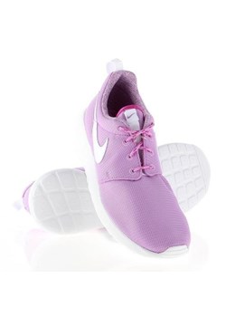 Buty Nike Rosherun W 599729-503 fioletowe ze sklepu ButyModne.pl w kategorii Buty sportowe damskie - zdjęcie 177967139