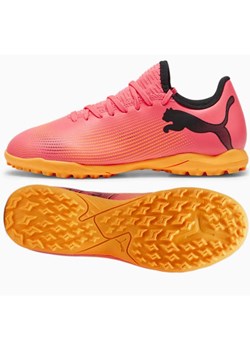 Buty piłkarskie Puma Future 7 Play Tt Jr 107737-03 różowe - id: 195132 - marki Puma - 177971325 Buty piłkarskie Puma Future 7 Play Tt Jr 107737-03 różowe ze sklepu ButyModne.pl w kategorii Buty sportowe dziecięce - zdjęcie 177971325
