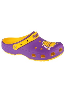 Klapki Crocs Classic Nba La Lakers Clog 208650-75Y fioletowe ze sklepu ButyModne.pl w kategorii Klapki męskie - zdjęcie 177971389