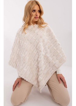 Poncho z eko futra ecru AT-PN-2347.88, Kolor ecru, Rozmiar uniwersalny, WOOL FASHION ITALIA ze sklepu Primodo w kategorii Poncza - zdjęcie 178011228