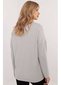 Jasnoszary sweter oversize DHJ-BZ-19238.26, Kolor jasnoszary, Rozmiar uniwersalny, ITALY MODA ze sklepu Primodo w kategorii Swetry damskie - zdjęcie 178011257