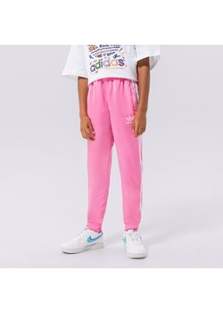 ADIDAS SPODNIE SST TRACK PANTS GIRL ze sklepu Sizeer w kategorii Spodnie dziewczęce - zdjęcie 178093895