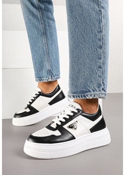 Czarno-Białe Sneakersy Vices na Grubej Podeszwie z Geometryczną Ozdobą i Perforacją Karvesa ze sklepu born2be.pl w kategorii Buty sportowe damskie - zdjęcie 178119497