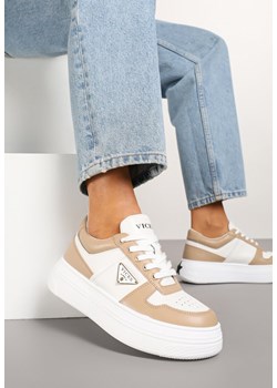 Beżowo-Białe Sneakersy Vices na Grubej Podeszwie z Geometryczną Ozdobą i Perforacją Karvesa ze sklepu born2be.pl w kategorii Buty sportowe damskie - zdjęcie 178119508