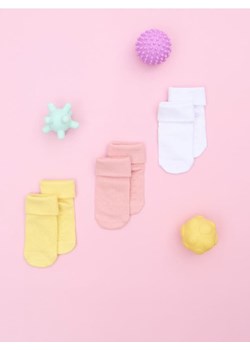 Sinsay - Skarpetki niemowlęce 3 pack - wielobarwny ze sklepu Sinsay w kategorii Skarpetki dziecięce - zdjęcie 178134019