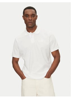 The North Face Polo Essential NF0A8C1P Biały Regular Fit ze sklepu MODIVO w kategorii T-shirty męskie - zdjęcie 178136835