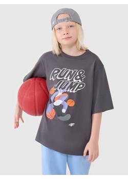 Chłopięcy t-shirt oversize z nadrukiem 4F 4FJASAW24TTSHM2596 - szary ze sklepu Sportstylestory.com w kategorii T-shirty chłopięce - zdjęcie 178152048