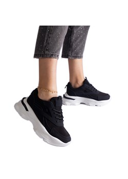 Czarne sneakersy na grubszej podeszwie ze sklepu ButyModne.pl w kategorii Buty sportowe damskie - zdjęcie 178153145