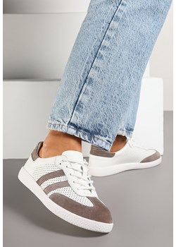 Brązowe Płaskie Sneakersy ze Skóry Naturalnej Ozdobione Perforacją i Paskami Nelithor ze sklepu born2be.pl w kategorii Buty sportowe damskie - zdjęcie 178159269