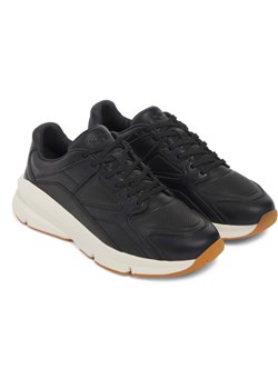 Sneakersy uniseks Under Armour UA Forge 96 Luxe - czarne ze sklepu Sportstylestory.com w kategorii Buty sportowe damskie - zdjęcie 178204968