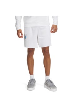 Męskie spodenki dresowe Under Armour UA Rival Terry Logo 8 in Short - białe ze sklepu Sportstylestory.com w kategorii Spodenki męskie - zdjęcie 178209428