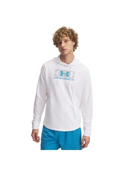 Męska bluza dresowa nierozpinana z kapturem Under Armour UA Rival Terry Logo Hood - biała ze sklepu Sportstylestory.com w kategorii Bluzy męskie - zdjęcie 178209468