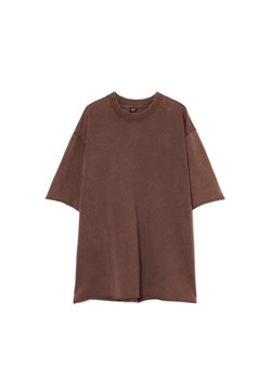 Cropp - Brązowa koszulka z surowym wykończeniem - brązowy ze sklepu Cropp w kategorii T-shirty męskie - zdjęcie 178216188