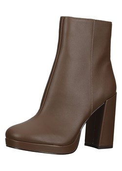 Steve Madden Botki w kolorze jasnobrązowym ze sklepu Limango Polska w kategorii Botki - zdjęcie 178229257
