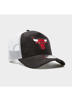 NEW ERA CZAPKA TONAL CHECK TRUCKER BULLS CHICAGO BULLS ze sklepu JD Sports  w kategorii Czapki z daszkiem męskie - zdjęcie 178261379