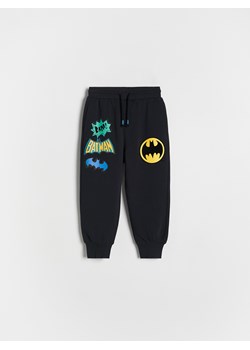 Reserved - Spodnie jogger Batman - czarny ze sklepu Reserved w kategorii Spodnie chłopięce - zdjęcie 178276725