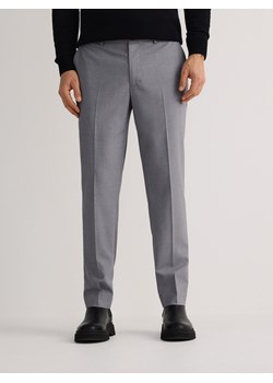 Reserved - Spodnie chino slim z kantem - szary ze sklepu Reserved w kategorii Spodnie męskie - zdjęcie 178281426