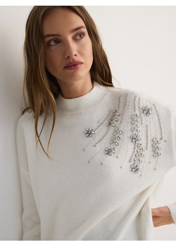 Reserved - Sweter z błyszczącą aplikacją - złamana biel ze sklepu Reserved w kategorii Swetry damskie - zdjęcie 178282075