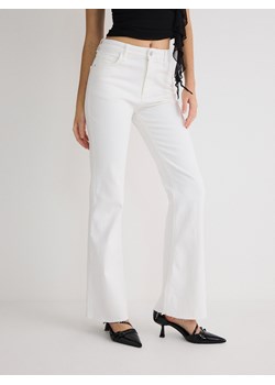 Reserved - Jeansy flare high waist - biały ze sklepu Reserved w kategorii Jeansy damskie - zdjęcie 178298516