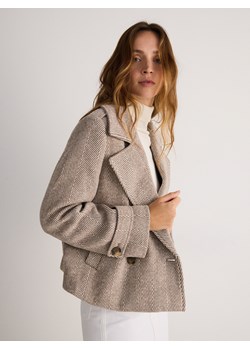 Reserved - Krótka dwurzędowa kurtka - beżowy ze sklepu Reserved w kategorii Kurtki damskie - zdjęcie 178317567