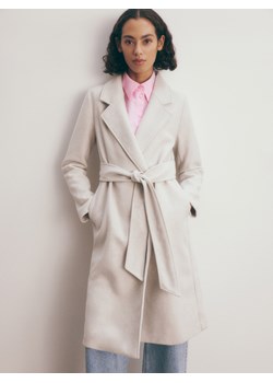 Reserved - Płaszcz z wiązaniem - kremowy ze sklepu Reserved w kategorii Płaszcze damskie - zdjęcie 178321536