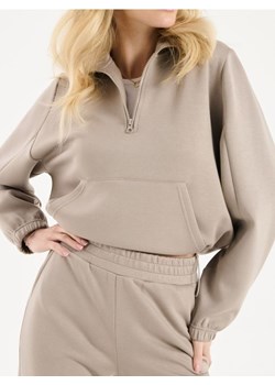 Sinsay - Bluza ze stójką i dekoltem na zamek - beżowy - id: 670EX-08X - marki Sinsay - 178333017 Sinsay - Bluza ze stójką i dekoltem na zamek - beżowy ze sklepu Sinsay w kategorii Bluzy damskie - zdjęcie 178333017