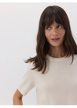 Reserved - Wełniany sweter z krótkim rękawem - kremowy - id: 6550B-02X - marki Reserved - 178335858 Reserved - Wełniany sweter z krótkim rękawem - kremowy ze sklepu Reserved w kategorii Swetry damskie - zdjęcie 178335858