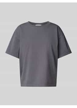 T-shirt z prążkowanym,okrągłym dekoltem model ‘FIZVALLEY’ ze sklepu Peek&Cloppenburg  w kategorii Bluzki damskie - zdjęcie 178339249