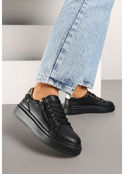 Czarne Skórzane Sneakersy ze Skórzaną Wkładką i Perforacją Koloris ze sklepu born2be.pl w kategorii Buty sportowe damskie - zdjęcie 178410328