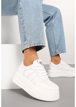 Białe Sneakersy na Grubej Podeszwie z Perforacją i Paskami Fonistia ze sklepu born2be.pl w kategorii Buty sportowe damskie - zdjęcie 178412005