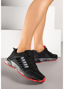 Czarno-Czerwone Sneakersy Sportowe z Ozdobnym Bieżnikiem Julinea ze sklepu born2be.pl w kategorii Buty sportowe damskie - zdjęcie 178417095