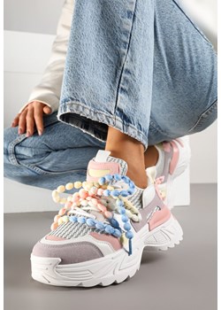Biało-Różówe Sneakersy na Grubej Tłoczonej Podeszwie z Koralikami Zolvia ze sklepu born2be.pl w kategorii Buty sportowe damskie - zdjęcie 178419357