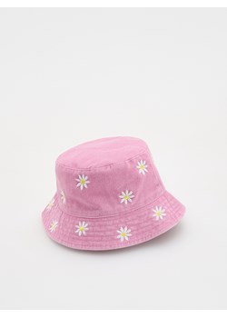 Reserved - Kapelusz bucket hat z haftem - różowy ze sklepu Reserved w kategorii Czapki dziecięce - zdjęcie 178447376