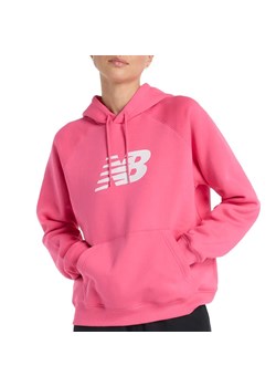 Bluza New Balance WT43524DAB - różowa ze sklepu streetstyle24.pl w kategorii Bluzy damskie - zdjęcie 178546156