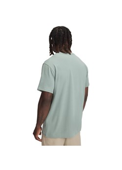 Męski t-shirt z nadrukiem Under Armour UA Logo Emb Heavyweight SS -  zielony ze sklepu Sportstylestory.com w kategorii T-shirty męskie - zdjęcie 178555858